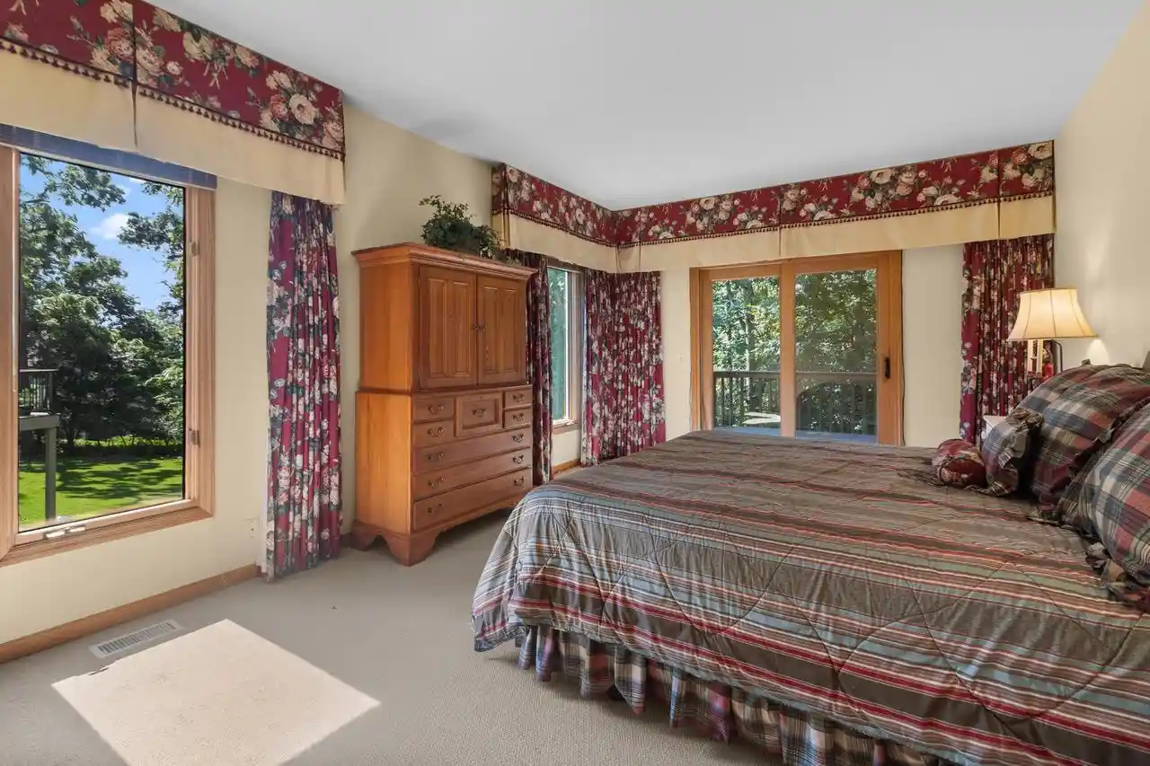 Listing Photo 5 - Condo for sale in building located at 1236 Walker Cup Wy Wy, Lake Geneva, WI 53147 - Unit #4-14
