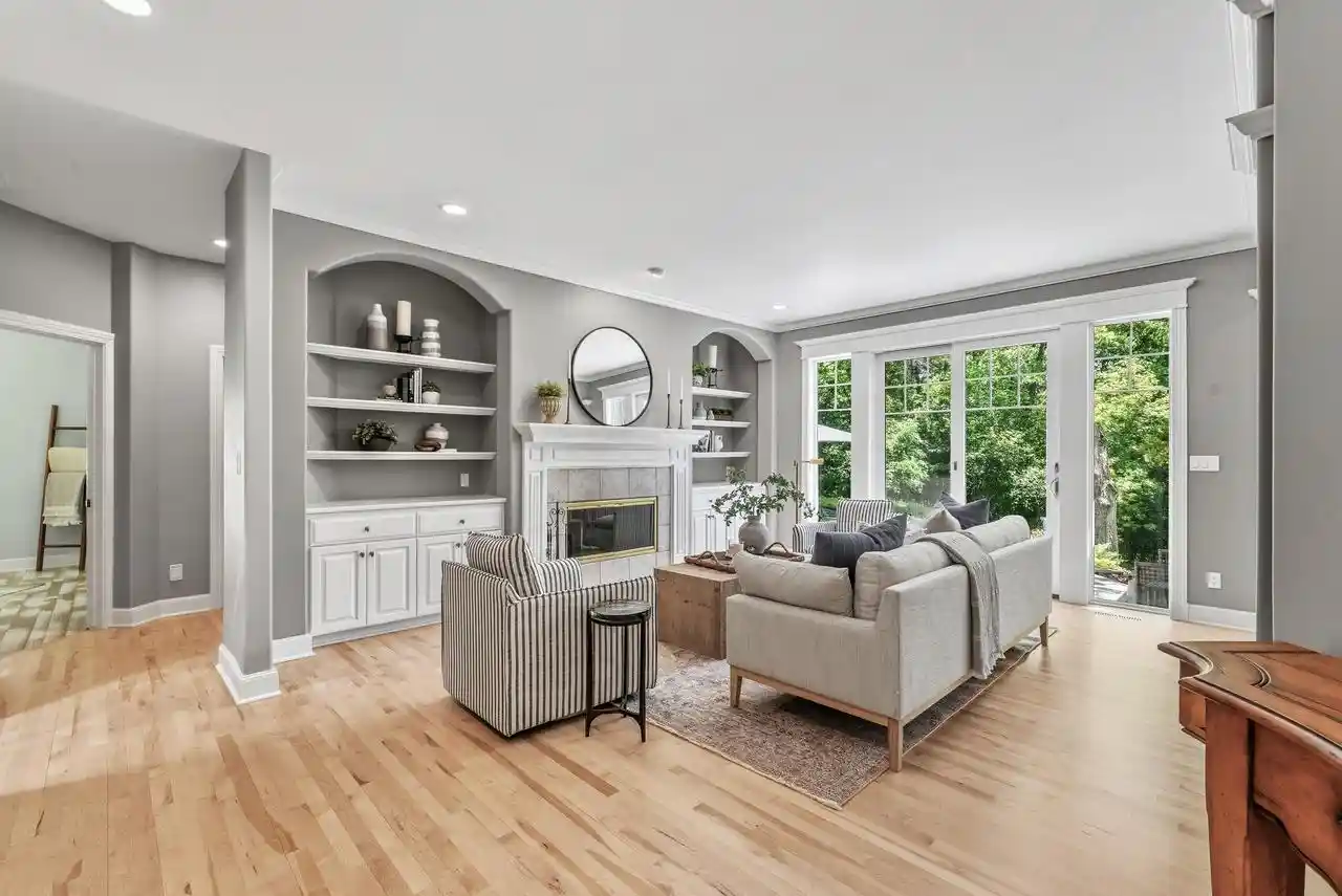 2nd image of W279n5280 Hanover Hill Court Court, Sussex, WI 53089 | MLS# 1972155