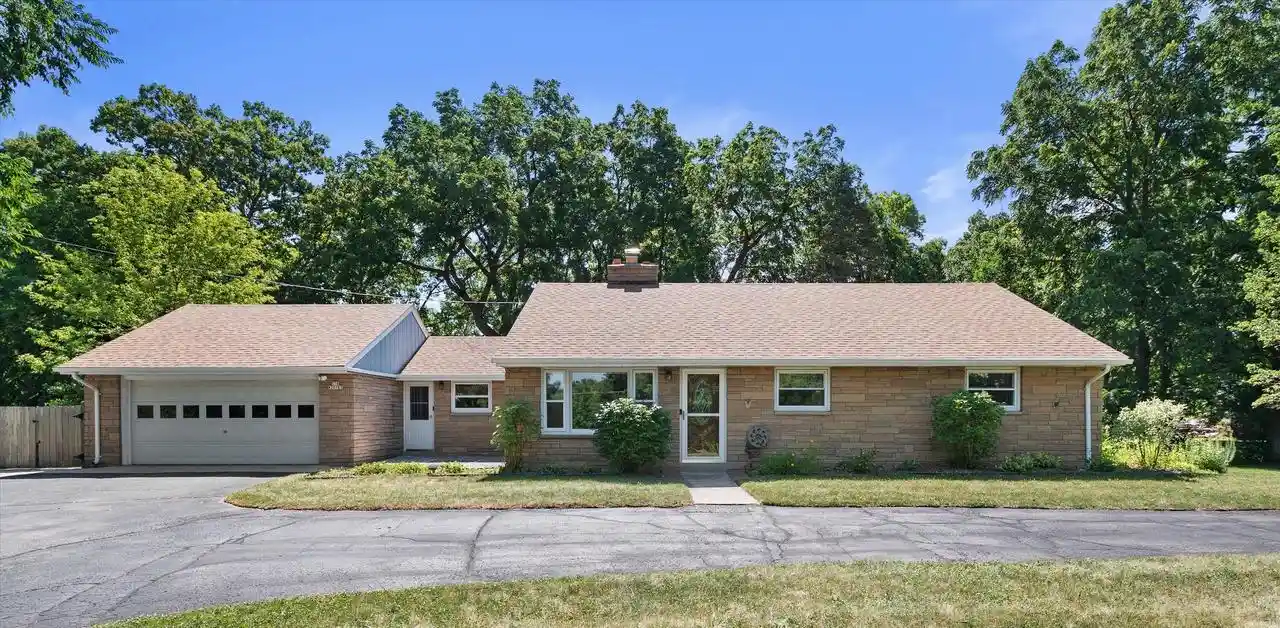 1st image of S78w20783 Hillendale Dr Dr, Muskego, WI 53150 | MLS# 1972160