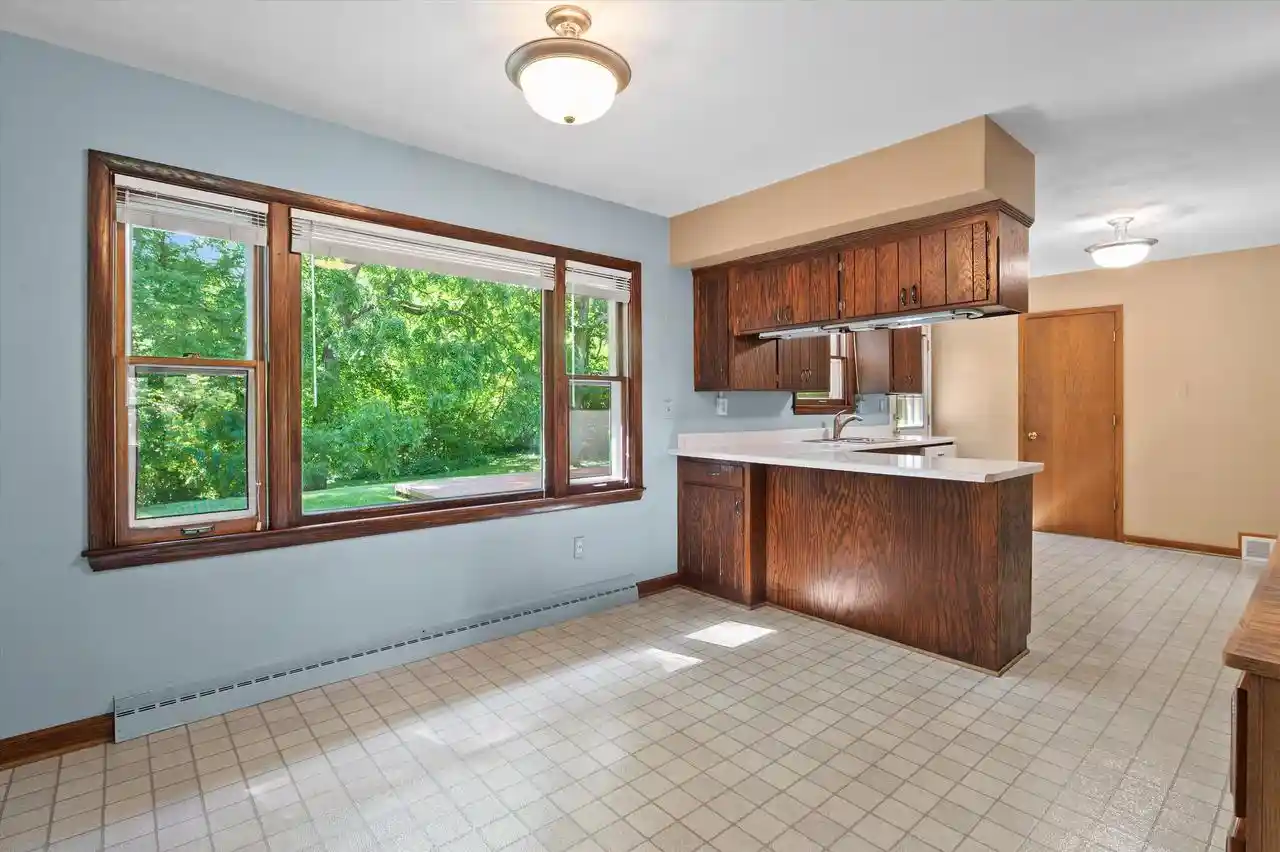 2nd image of S78w20783 Hillendale Dr Dr, Muskego, WI 53150 | MLS# 1972160