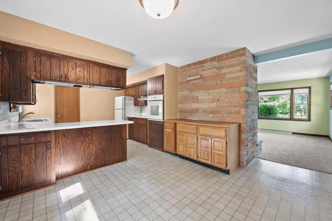 5th image of S78W20783 Hillendale Dr Dr, Muskego, WI 53150 | MLS# 1972160