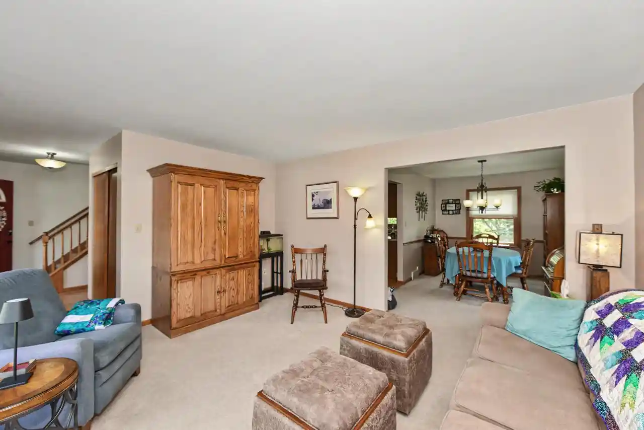 image of 3269 E Carollton Dr Dr, Oak Creek, WI 53154 | MLS# 1972169
