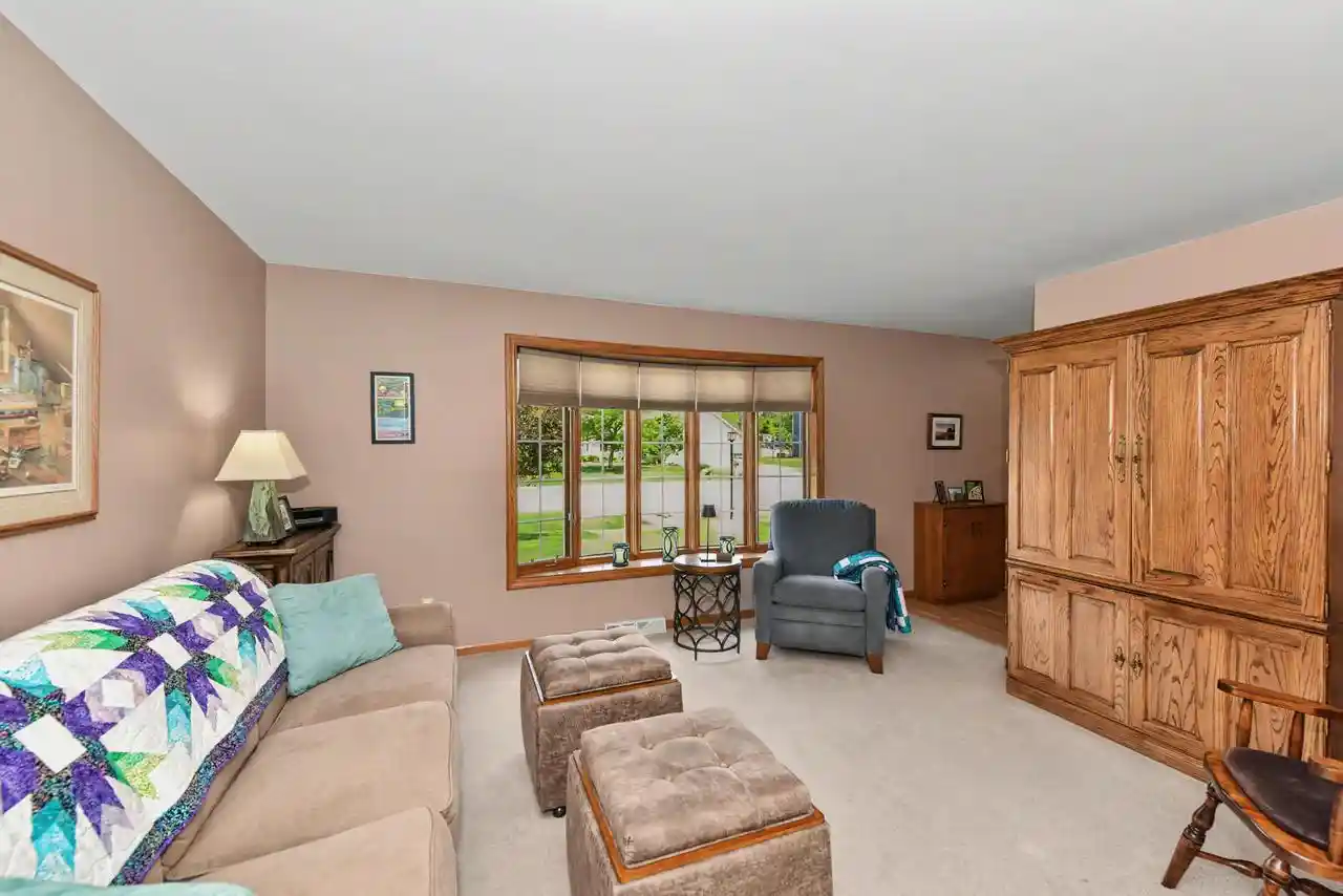 image of 3269 E Carollton Dr Dr, Oak Creek, WI 53154 | MLS# 1972169