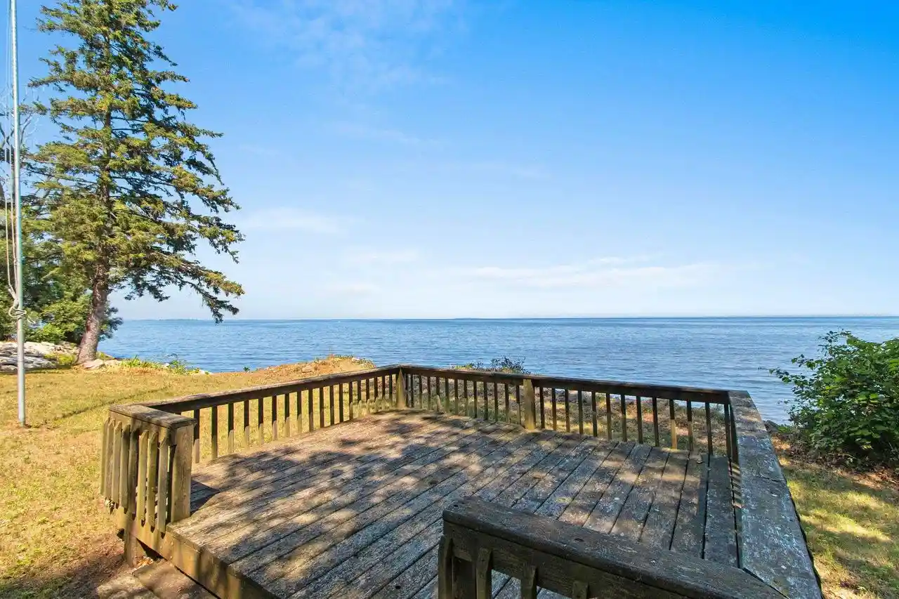 3rd image of N1440 Shore Dr Dr, Marinette, WI 54143 | MLS# 50329328