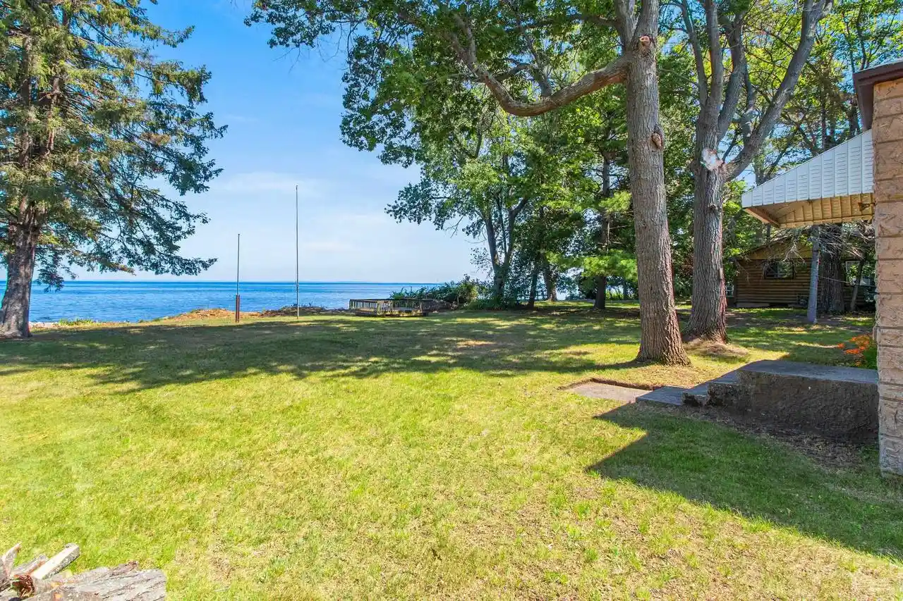 5th image of N1440 Shore Dr Dr, Marinette, WI 54143 | MLS# 50329328
