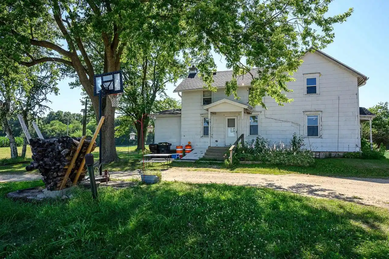 3rd image of 1038 Hwy 138, Stoughton, WI 53589 | MLS# 2028333