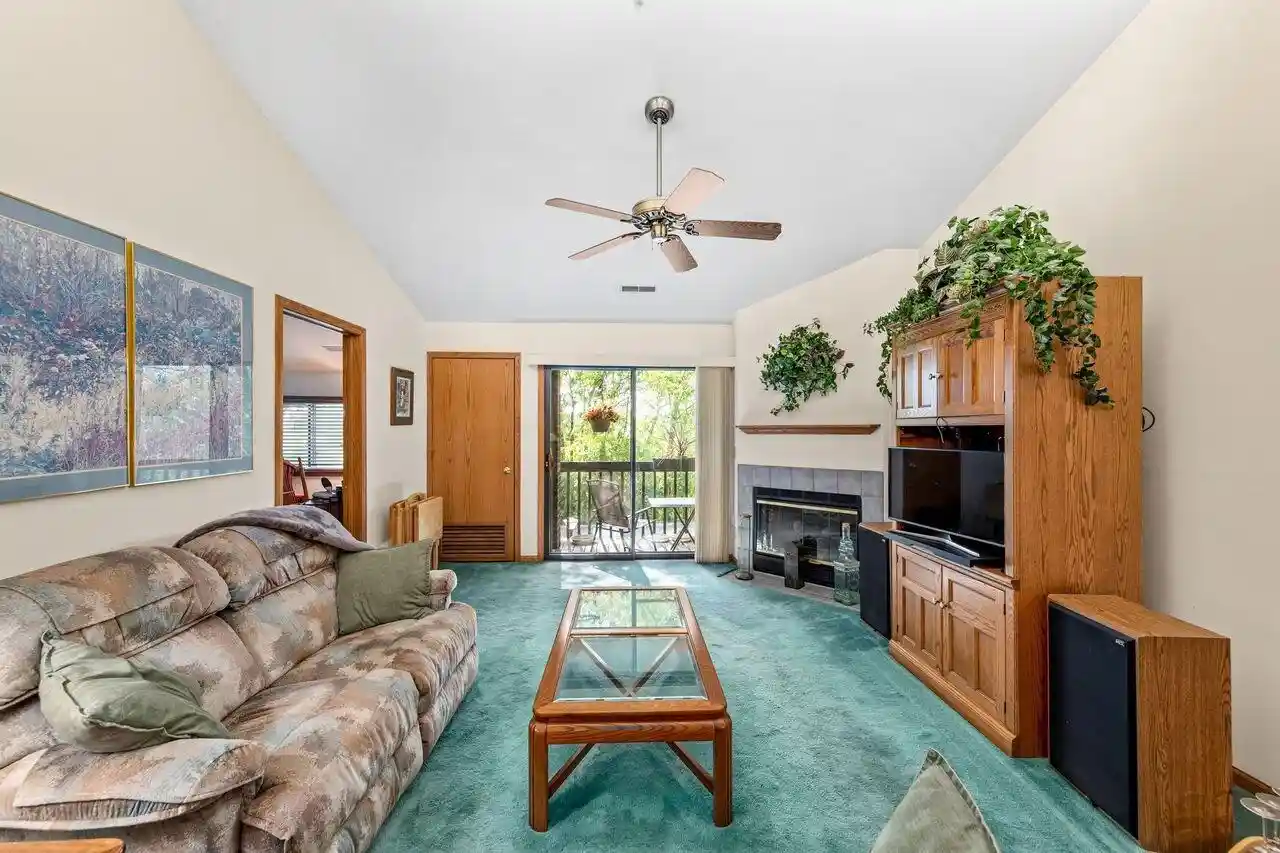 3rd image of 374 Park Hill Dr Dr #E, Pewaukee, WI 53072 | MLS# 1972177