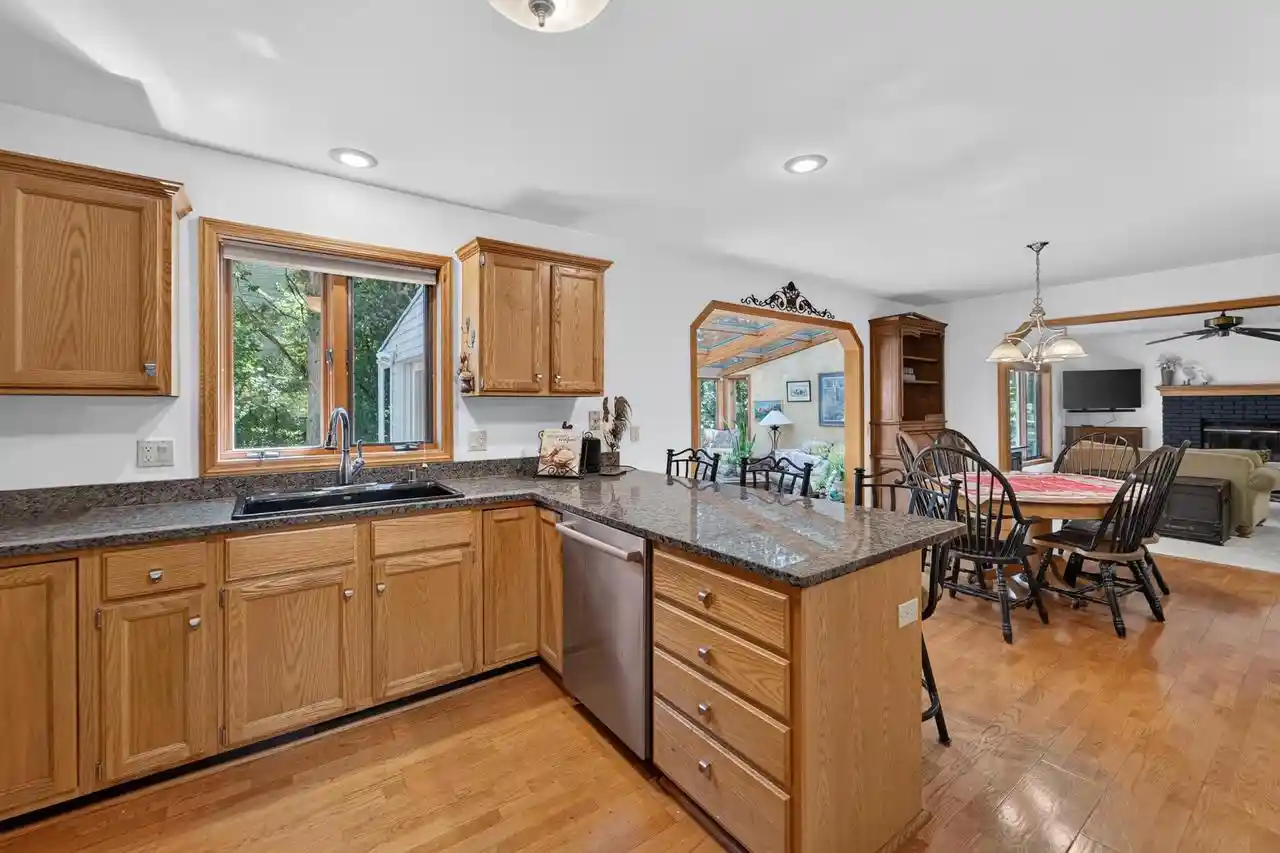 5th image of 873 Peregrine Circle Circle, Oregon, WI 53575 | MLS# 2028336