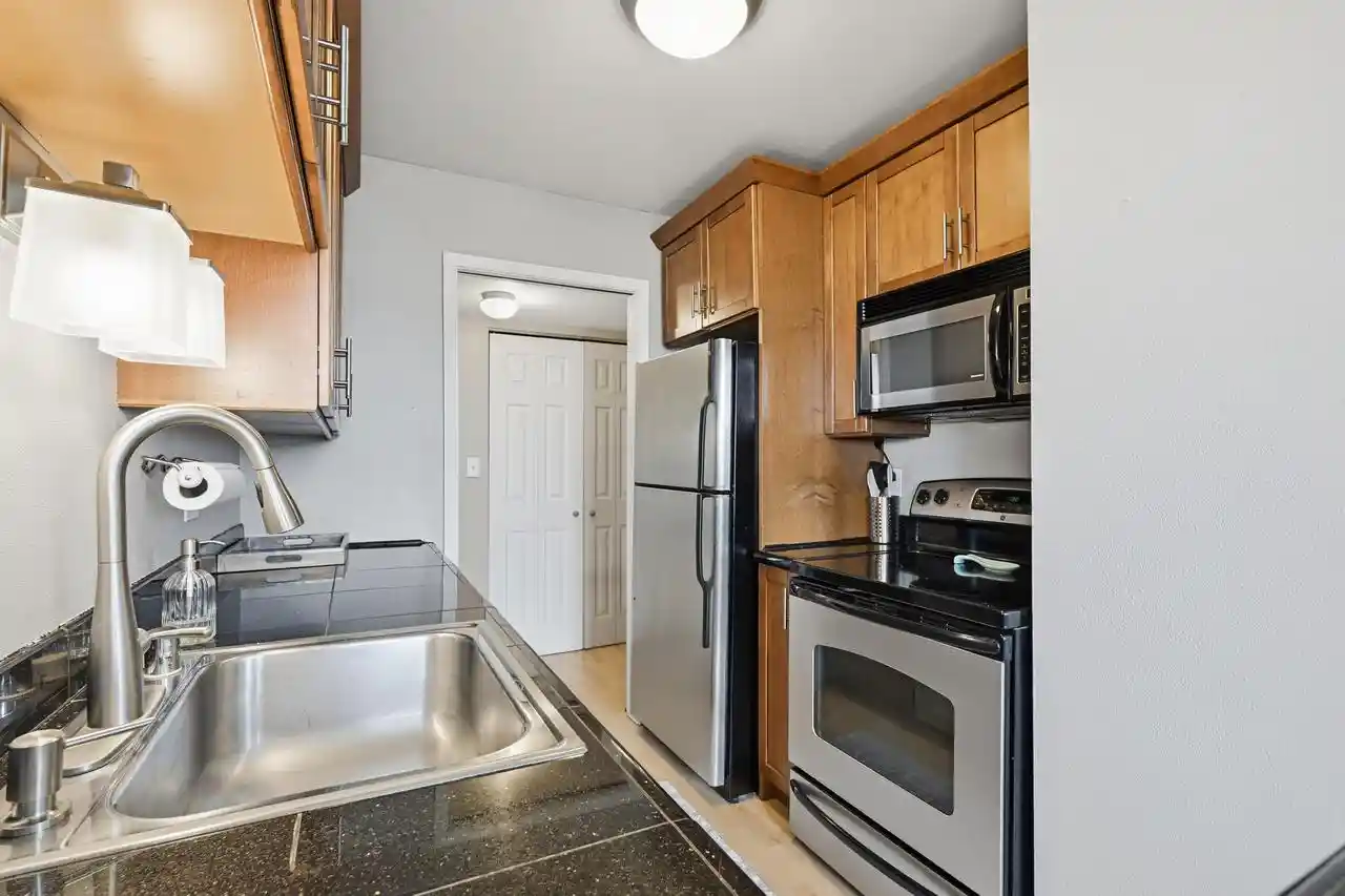 2nd image of 1707 N Prospect Avenue Avenue #6C, Milwaukee, WI 53202 | MLS# 1972188