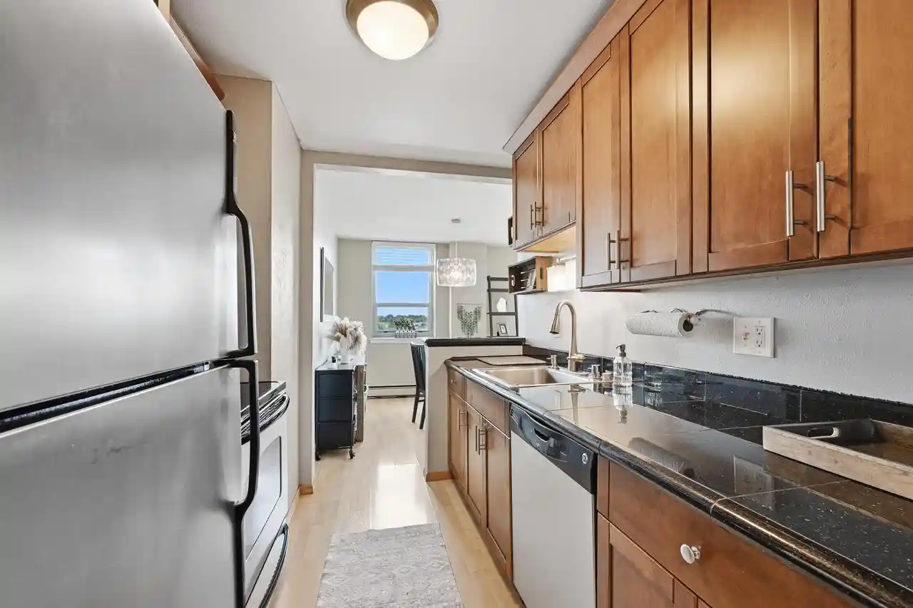 3rd image of 1707 N Prospect Avenue Avenue #6C, Milwaukee, WI 53202 | MLS# 1972188