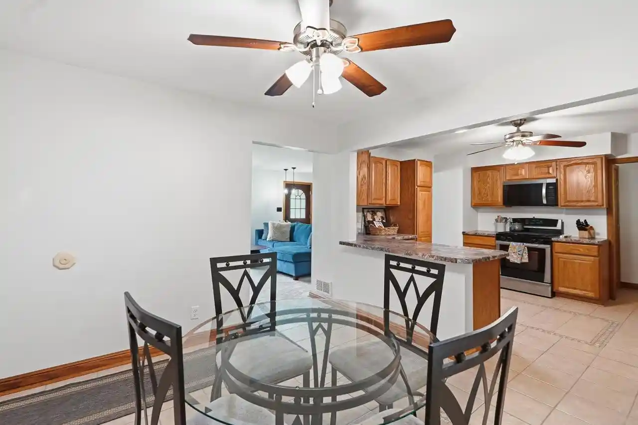 32nd image of N52w15412 El Rio Dr Dr, Menomonee Falls, WI 53051 | MLS# 1972194