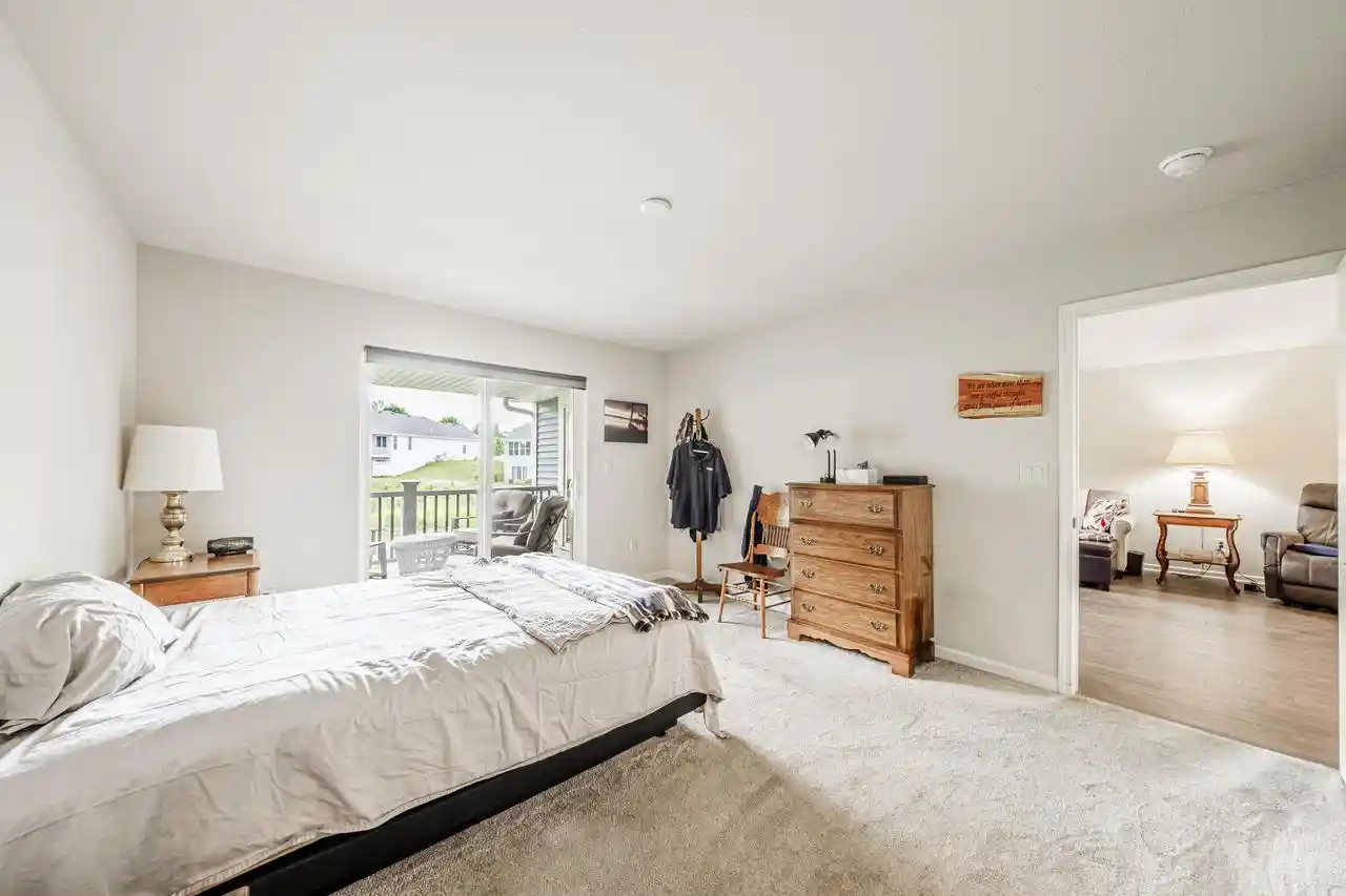 2nd image of N54w35199 Coastal Avenue Avenue #42-02, Oconomowoc, WI 53066 | MLS# 1972197