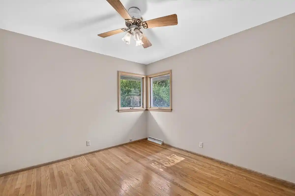 Photo 4 of Single family home for sale at 1217 Fariway Dr Dr, Racine, WI 53405 | MLS# 1972198 | Listing updated on 2026-09-07