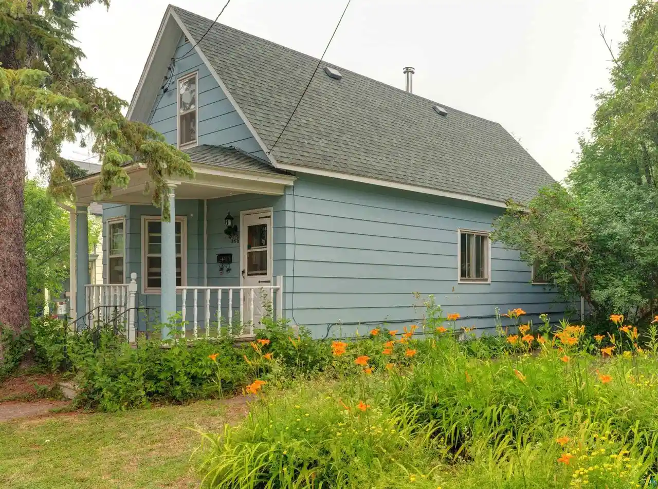 Photo 1 of Single family home for sale at 506 15th Ave W, Ashland, WI 54806 | MLS# 6126818 | Listing updated on 2026-09-10