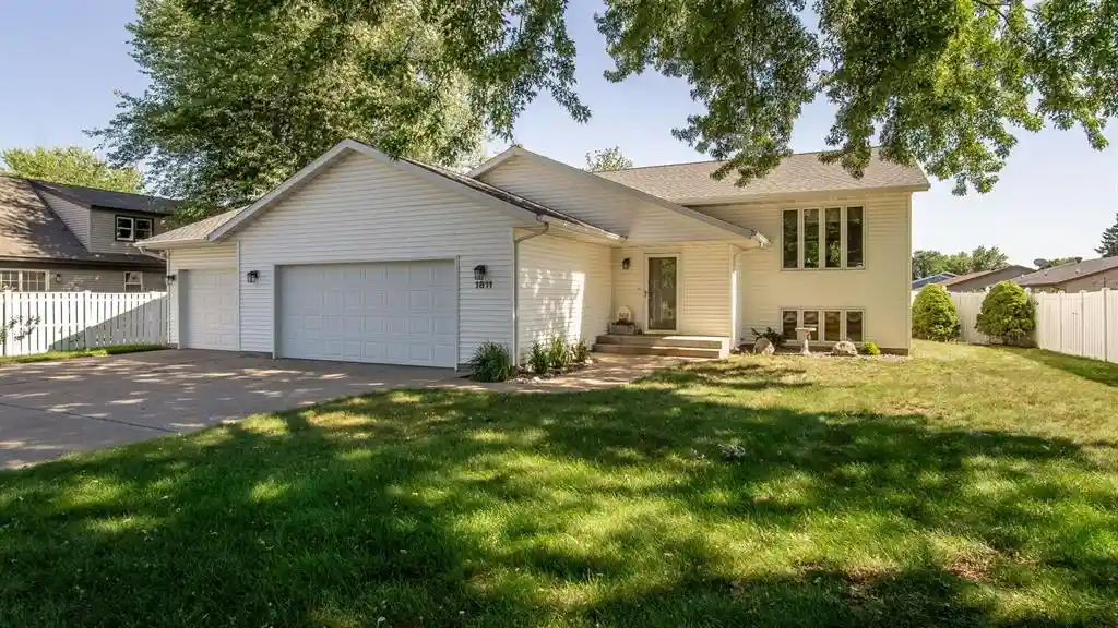 1st image of 1811 Mitscher Avenue Avenue, Eau Claire, WI 54701 | MLS# 1603238