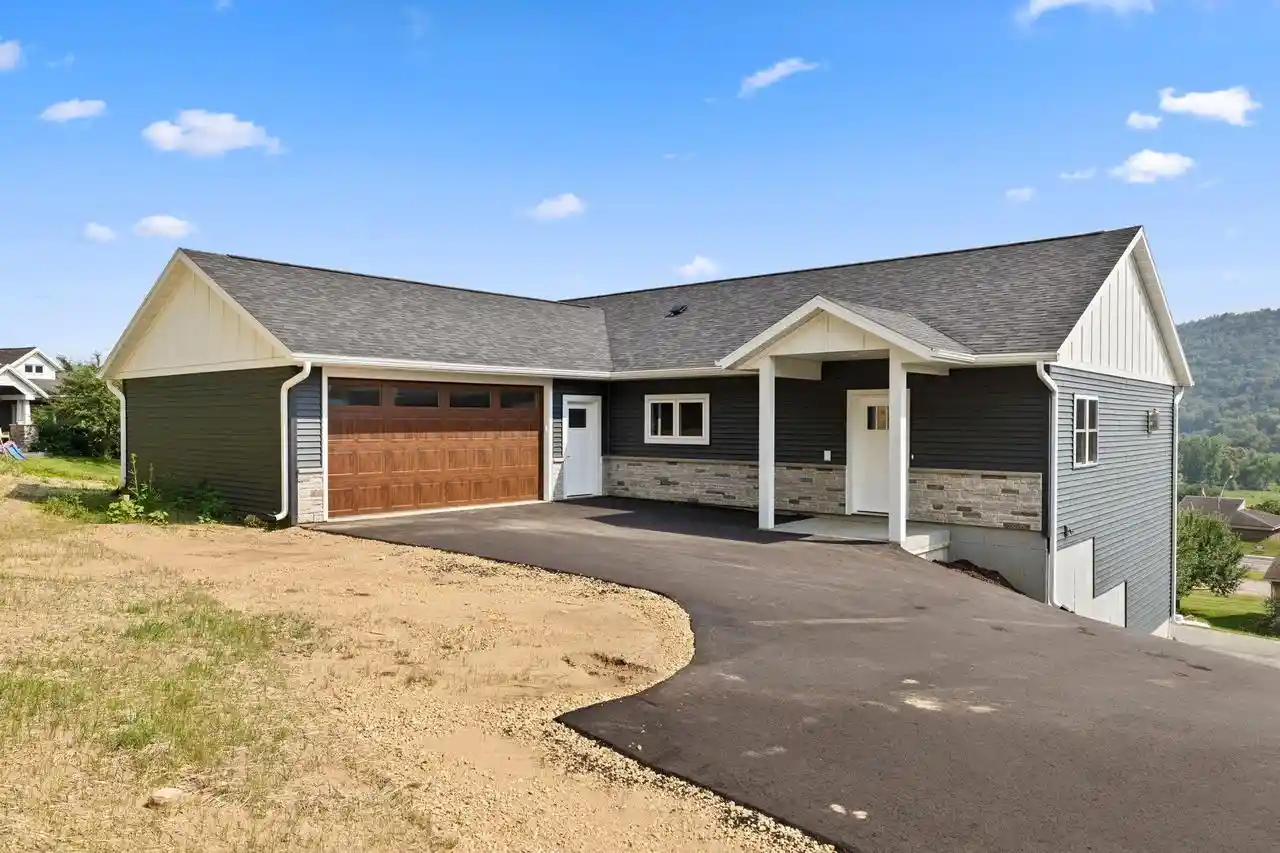 1st image of 407 Mccormick Pl Pl, Chaseburg, WI 54621 | MLS# 1972201