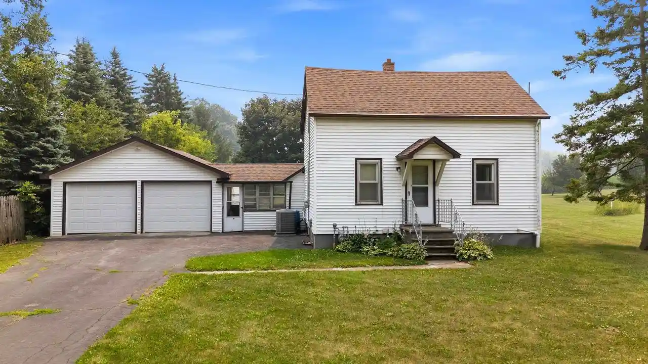 1st image of 1041 Black Wolf Avenue Avenue, Oshkosh, WI 54902 | MLS# 50329353