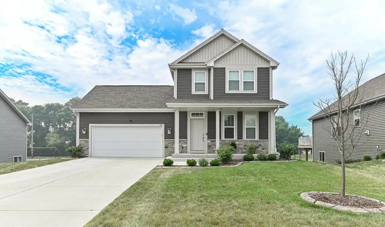 1st image of 920 Foxwalk Dr Dr, Waterford, WI 53185 | MLS# 1972211