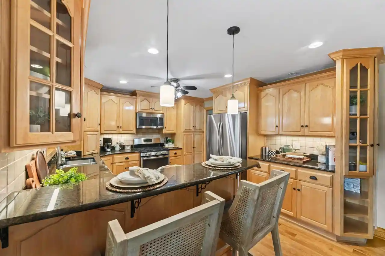 4th image of 1722 Journeys Dr Dr, Hartland, WI 53029 | MLS# 1972235