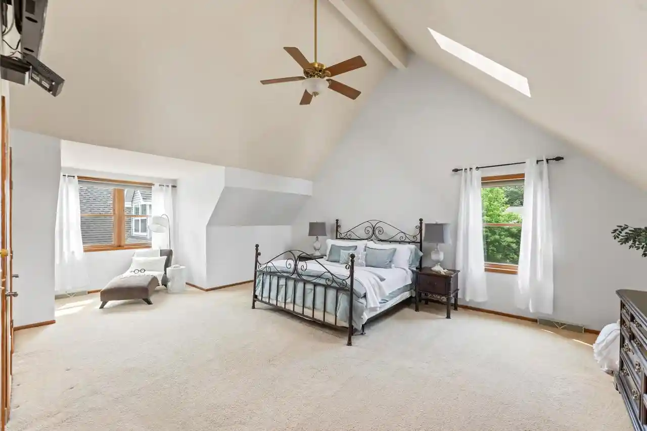 5th image of 1722 Journeys Dr Dr, Hartland, WI 53029 | MLS# 1972235