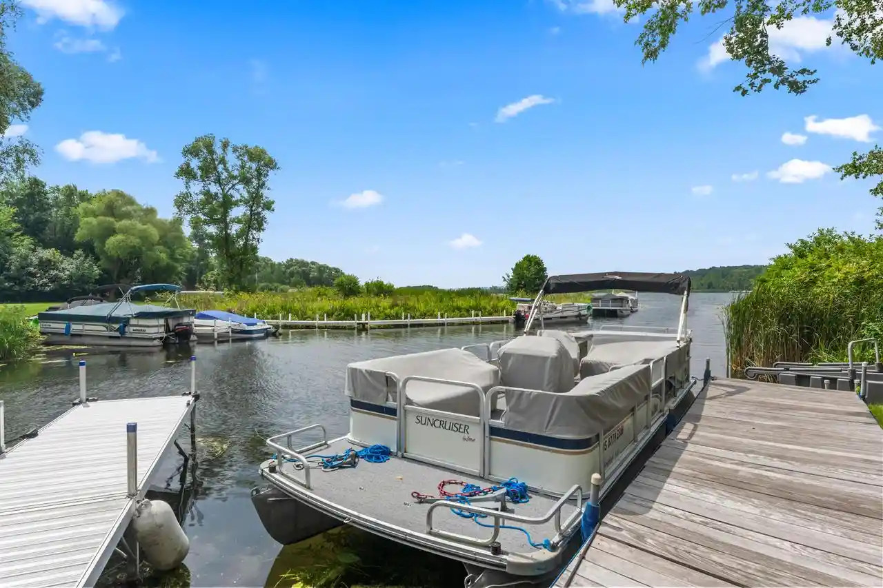 46th image of 1722 Journeys Dr Dr, Hartland, WI 53029 | MLS# 1972235