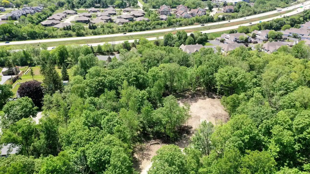 2nd image of 14729 W Mayflower Dr Dr, New Berlin, WI 53151 | MLS# 1972246