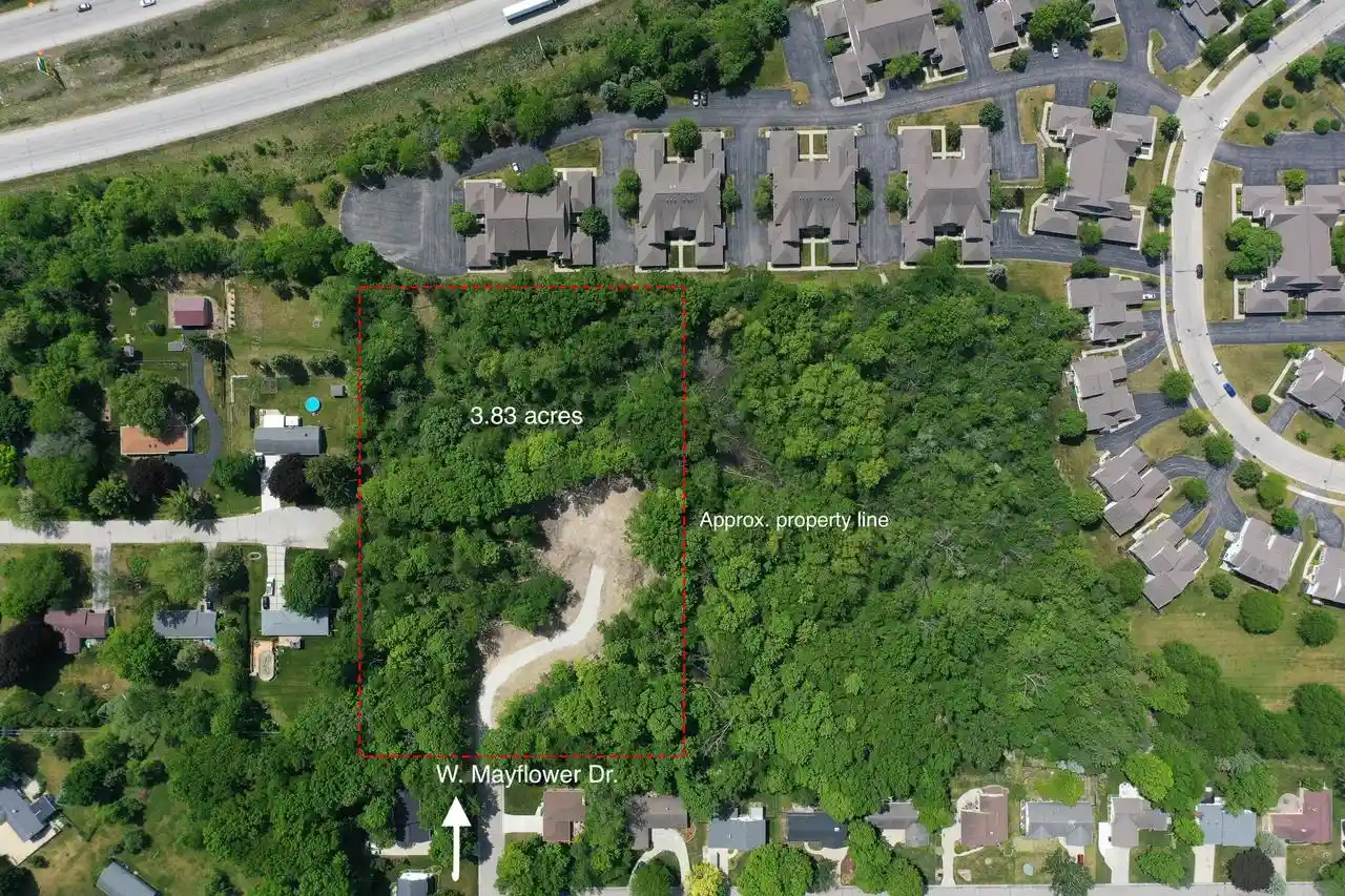 3rd image of 14729 W Mayflower Dr Dr, New Berlin, WI 53151 | MLS# 1972246