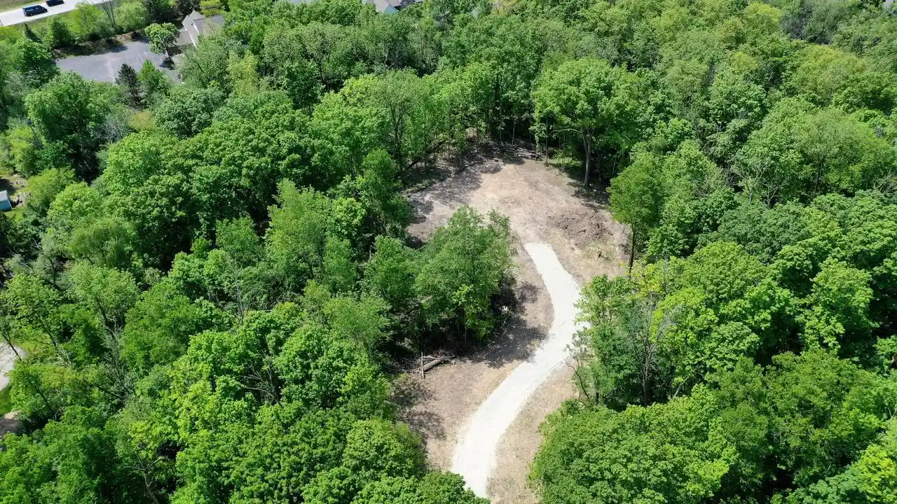 4th image of 14729 W Mayflower Dr Dr, New Berlin, WI 53151 | MLS# 1972246