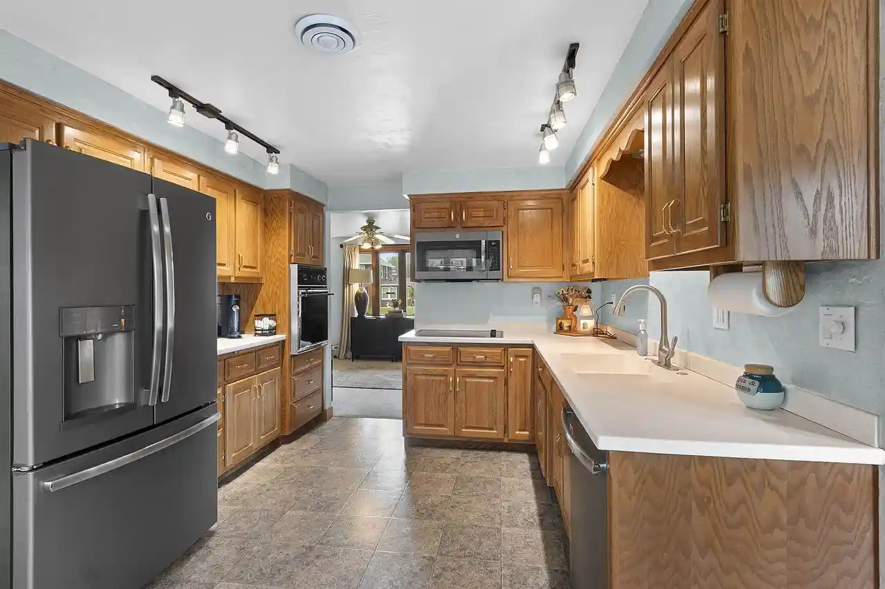 2nd image of 212 Madison Street Street, Oconto, WI 54153 | MLS# 50329358