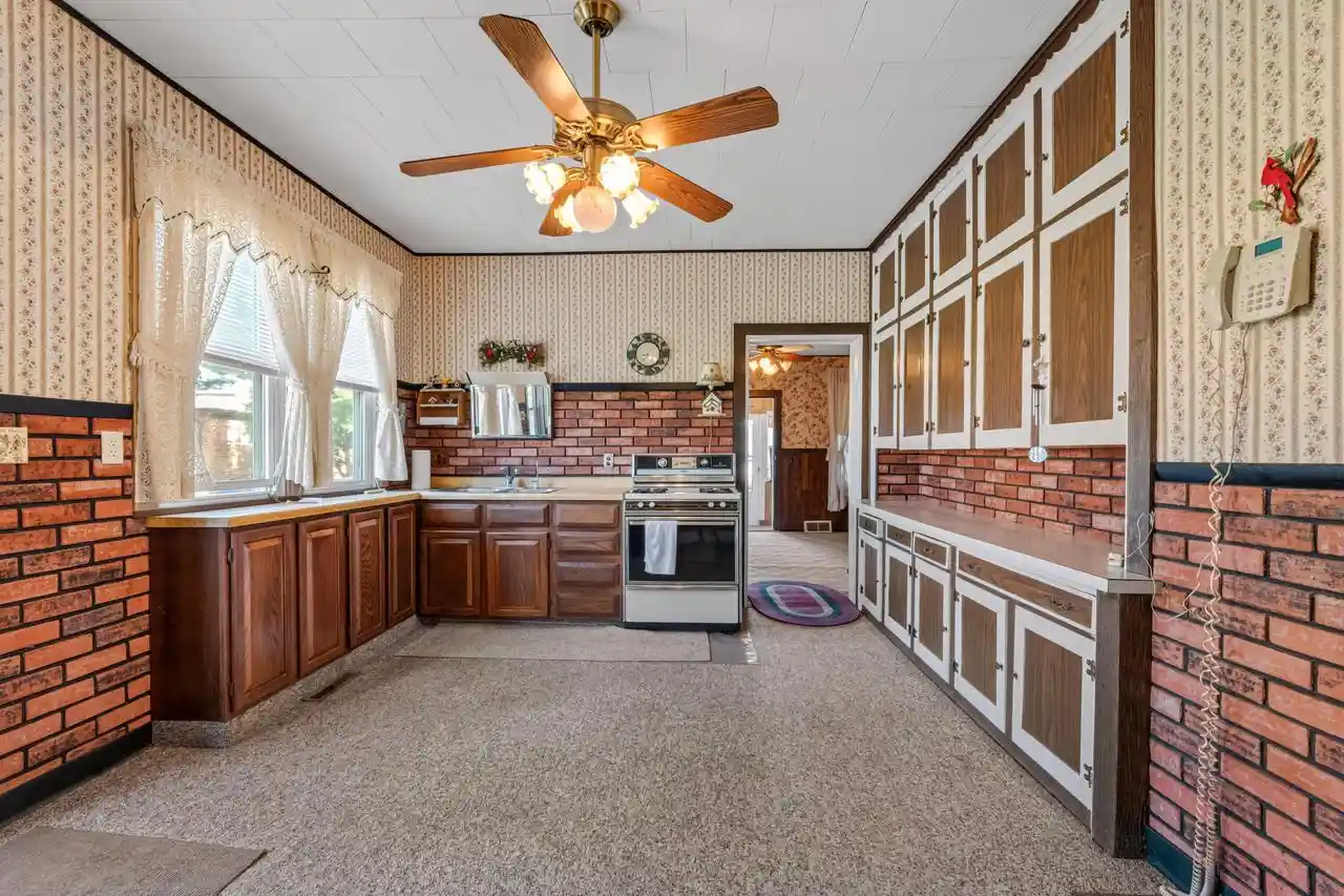 33rd image of 107 Rushford Avenue W Avenue W, Rushford, MN 55971 | MLS# 1972242