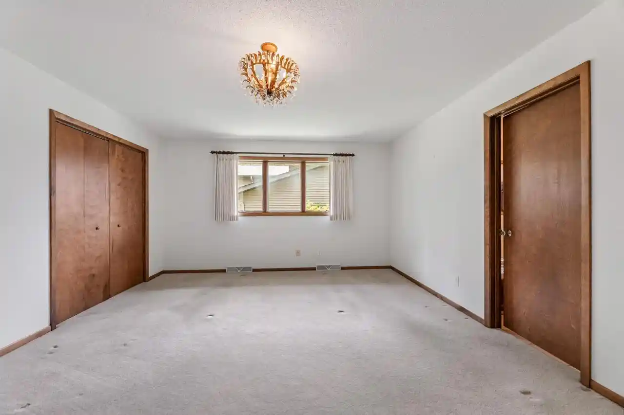 5th image of 104 5Th Avenue Nw Avenue Nw, Spring Grove, MN 55974 | MLS# 1972259