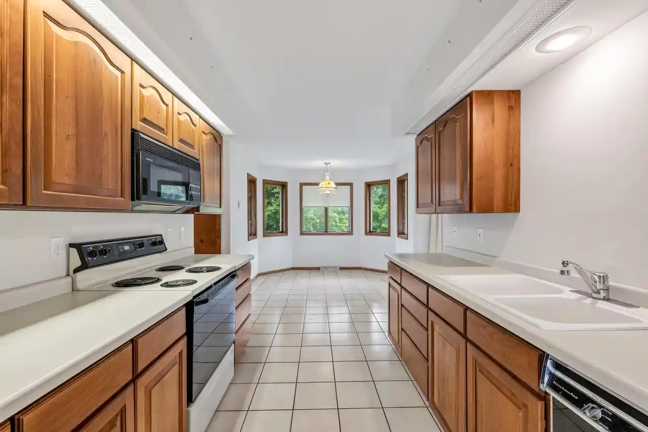 33rd image of 104 5th Avenue Nw Avenue Nw, Spring Grove, MN 55974 | MLS# 1972259