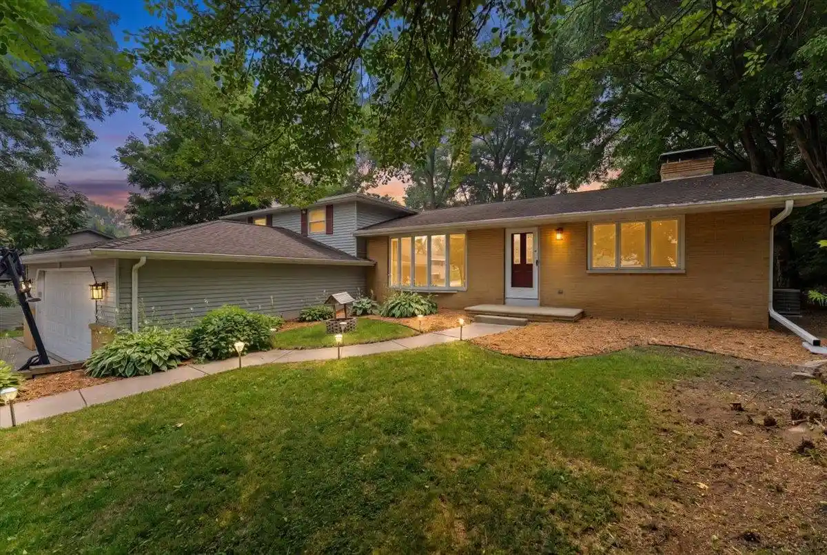 Photo 1 of Single family home for sale at 2596 Deckner Avenue Avenue, Green Bay, WI 54302 | MLS# 50329314 | Listing updated on 2026-08-26