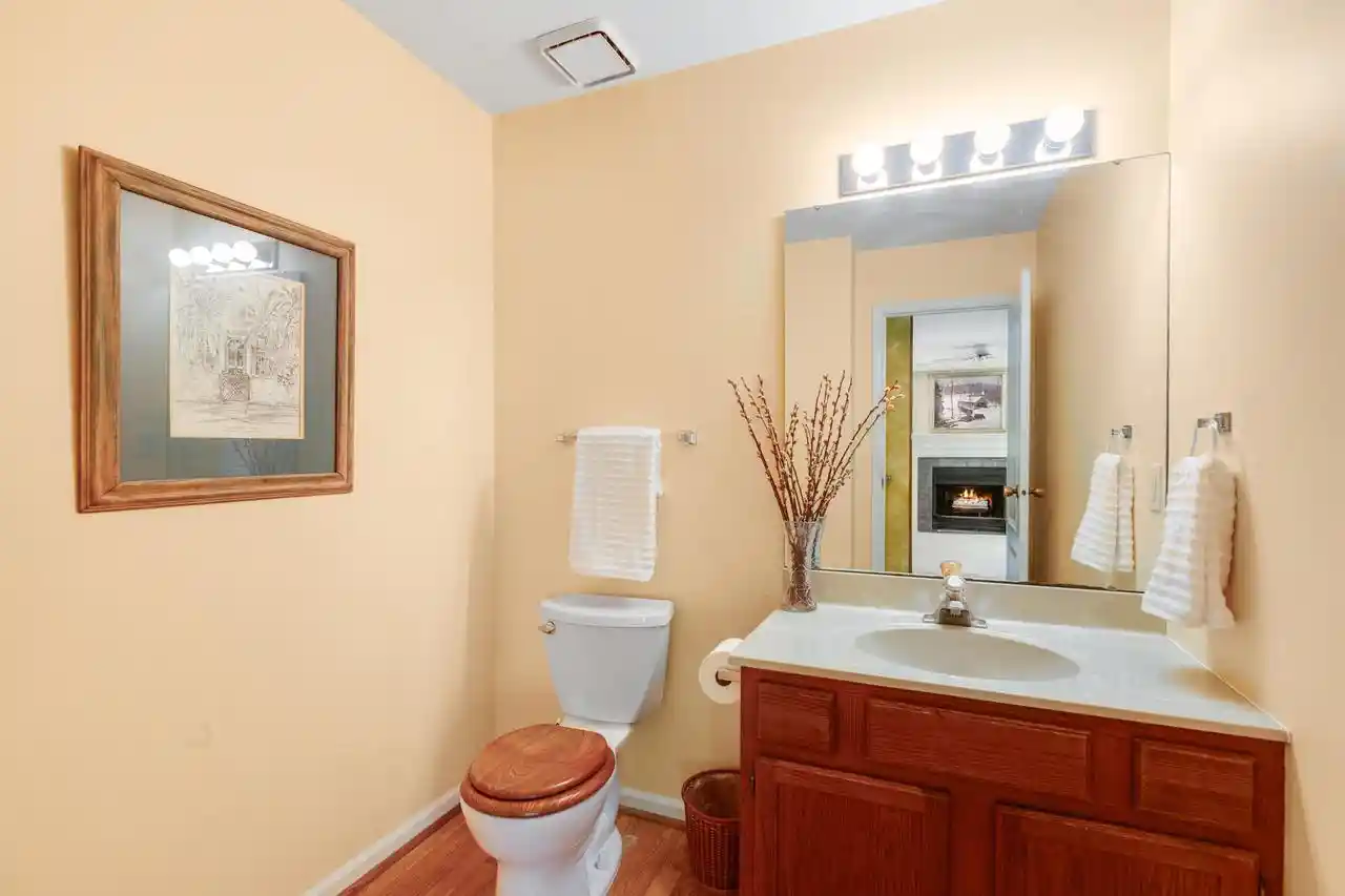 4th image of 948 Cedar Dr Dr, Burlington, WI 53105 | MLS# 1972264