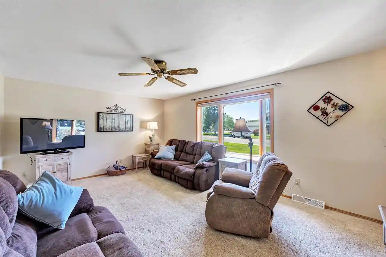 Homes for sale in Howard, WI | 1090 Melody Dr Dr, Howard, WI 54303 | MLS# 50329383