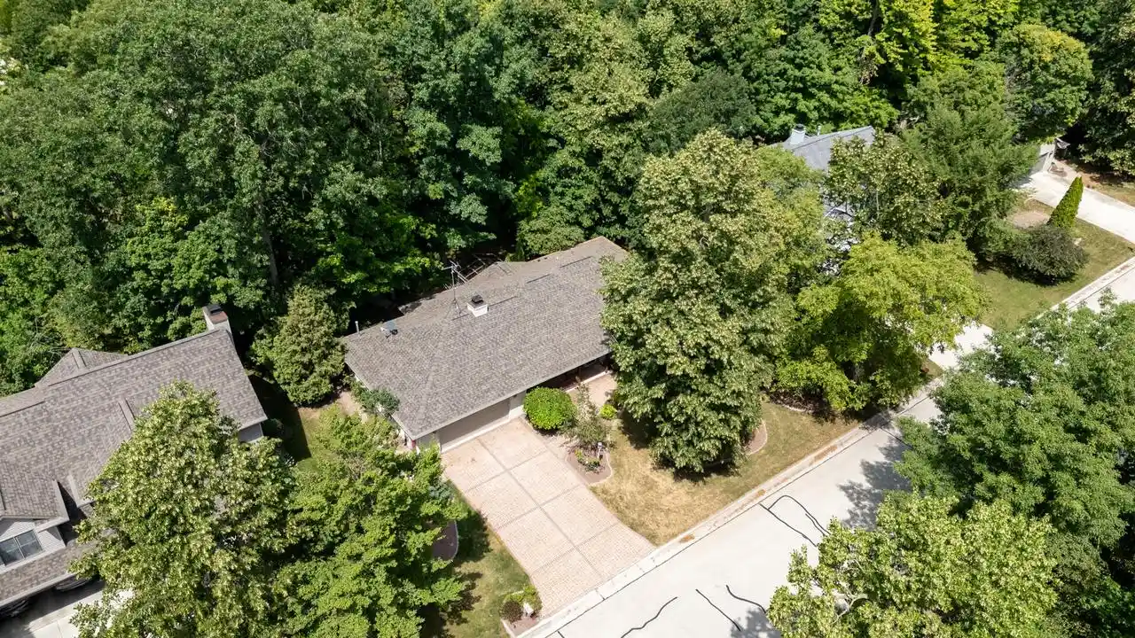 4th image of 1912 Mapletree Road Road, Sheboygan, WI 53083 | MLS# 1972279
