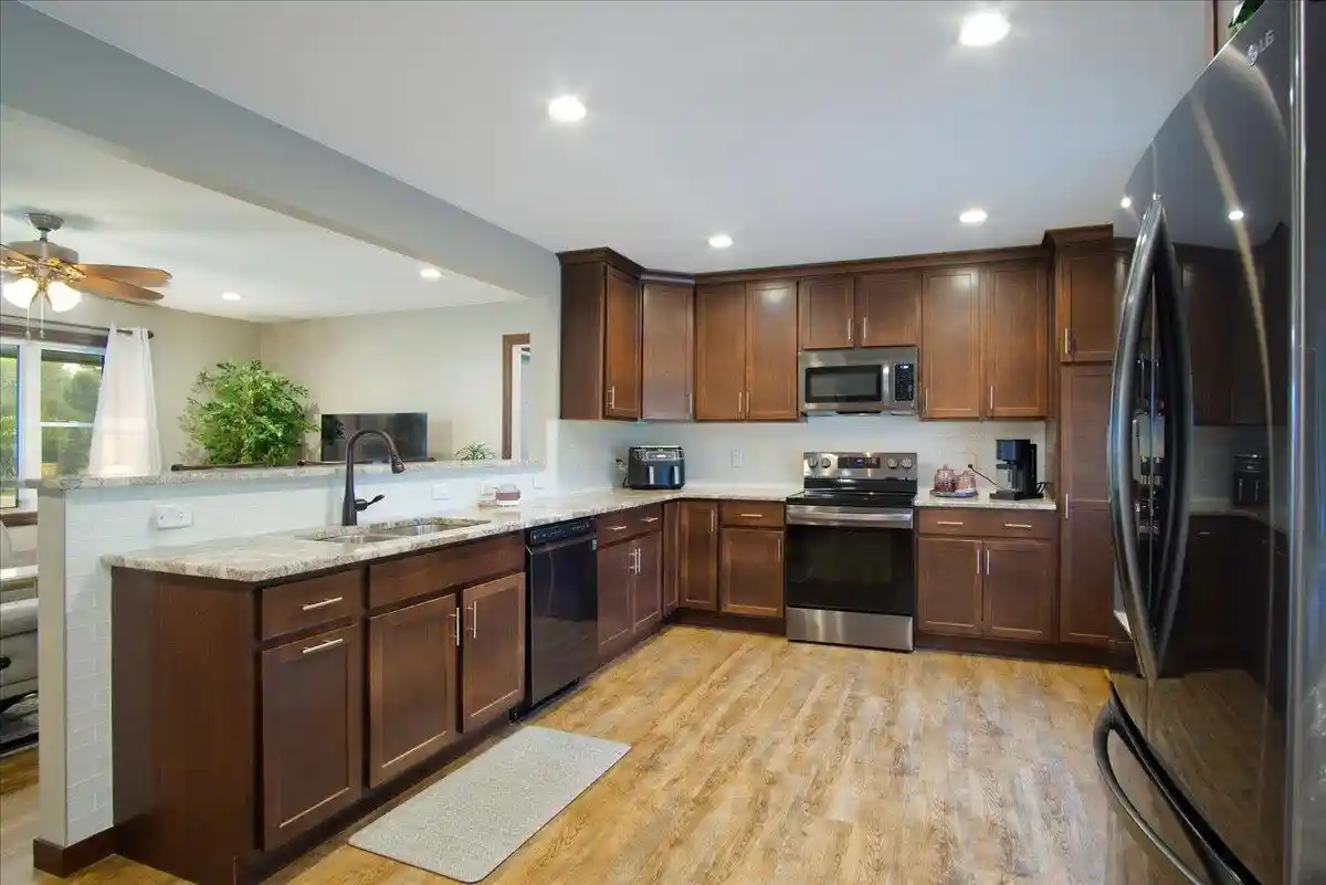 2nd image of 214 Breezy Point Dr Dr, Pardeeville, WI 53954 | MLS# 2028375