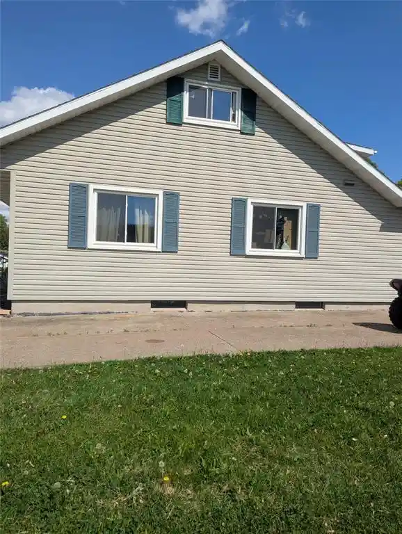 3rd image of 418 E School, Thorp, WI 54777 | MLS# 1603381