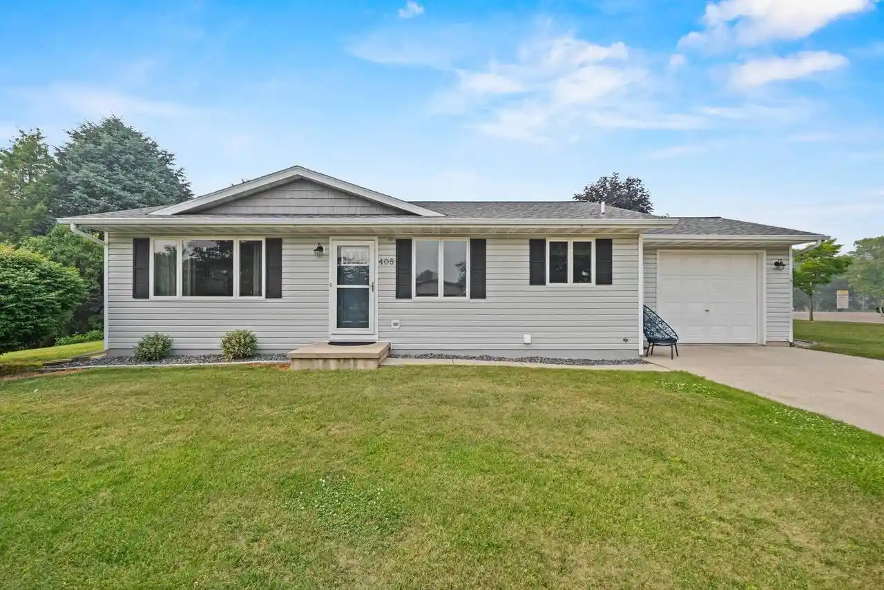 1st image of 405 W Greenfield Avenue Avenue, Algoma, WI 54201 | MLS# 50329392