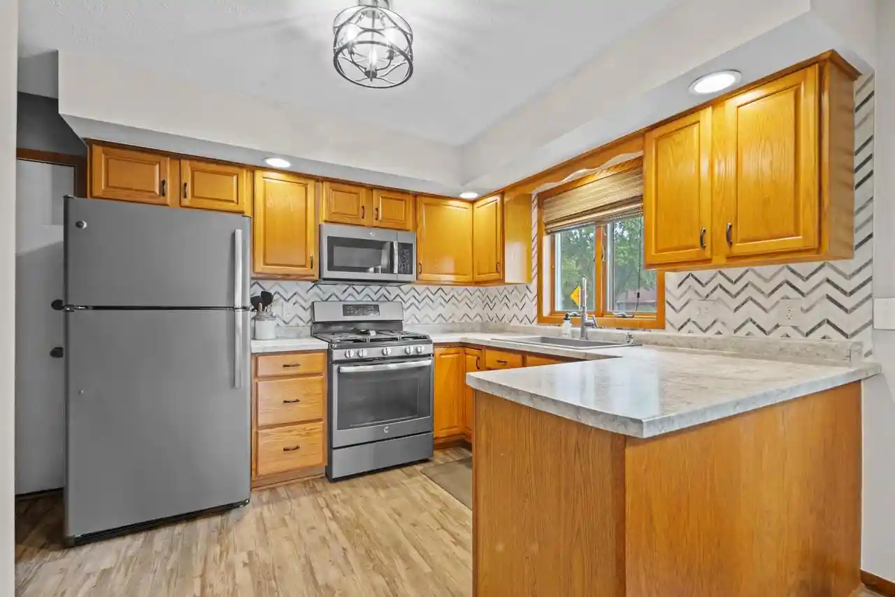 4th image of 405 W Greenfield Avenue Avenue, Algoma, WI 54201 | MLS# 50329392