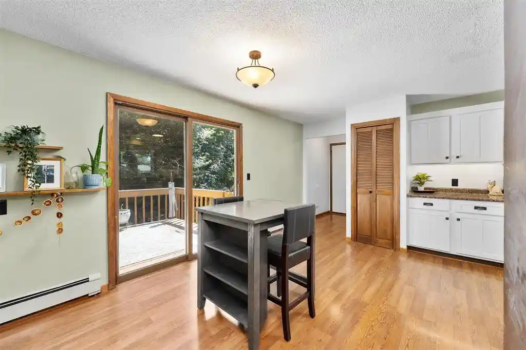 2nd image of 604 Manor Court Court, Altoona, WI 54720 | MLS# 1603372