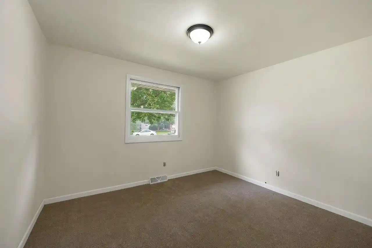 2nd image of 2320 Manitowoc Road Road, Green Bay, WI 54311 | MLS# 50329393