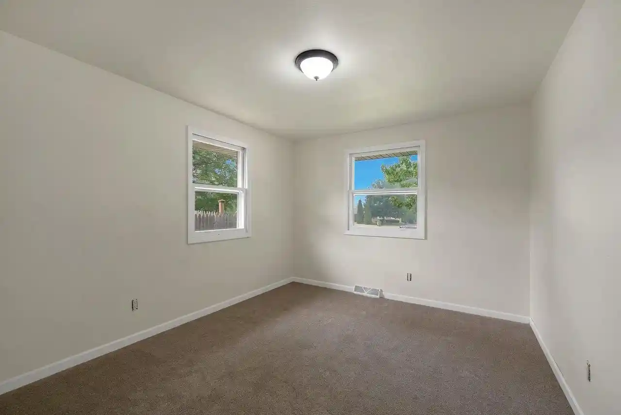 16th image of 2320 Manitowoc Road Road, Green Bay, WI 54311 | MLS# 50329393