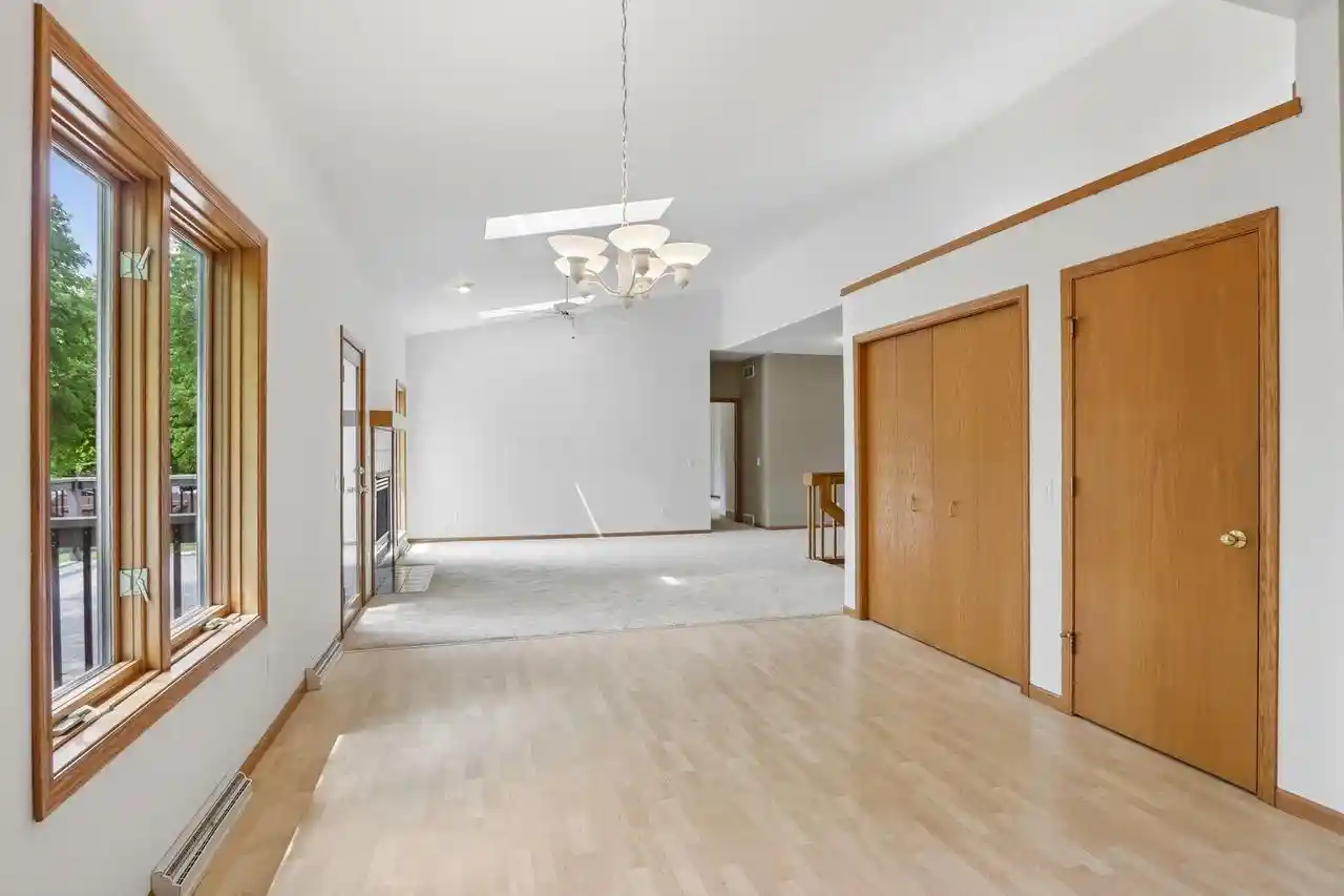 4th image of 310 N High Point Road Road, Madison, WI 53717 | MLS# 2028391