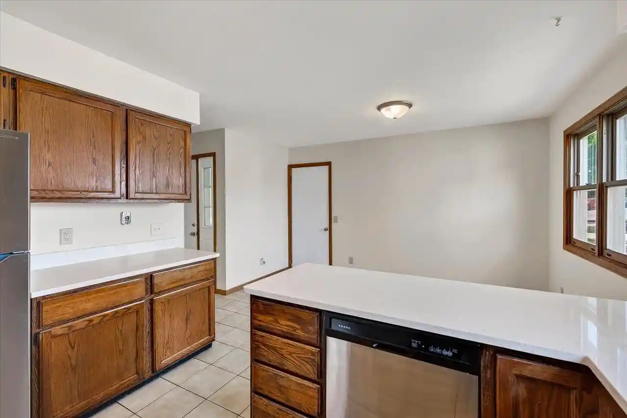 62nd image of 1 Georgetown Dr Dr, Madison, WI 53719 | MLS# 2028396