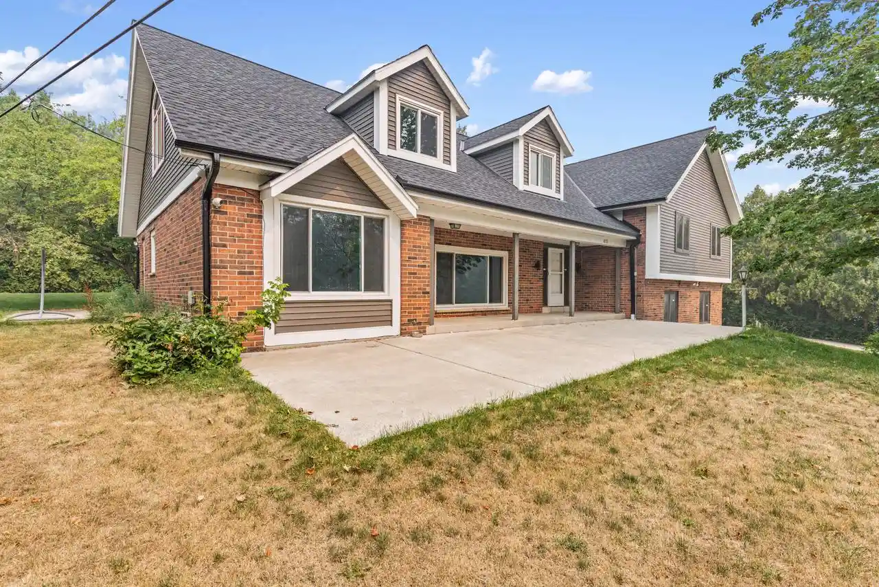 1st image of 2003 S Valley Spring Dr Dr, New Berlin, WI 53151 | MLS# 1972324