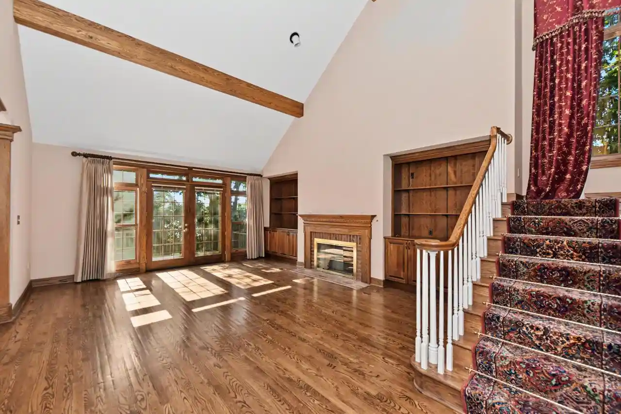 2nd image of 530 Park Circle Circle, Elm Grove, WI 53122 | MLS# 1972328