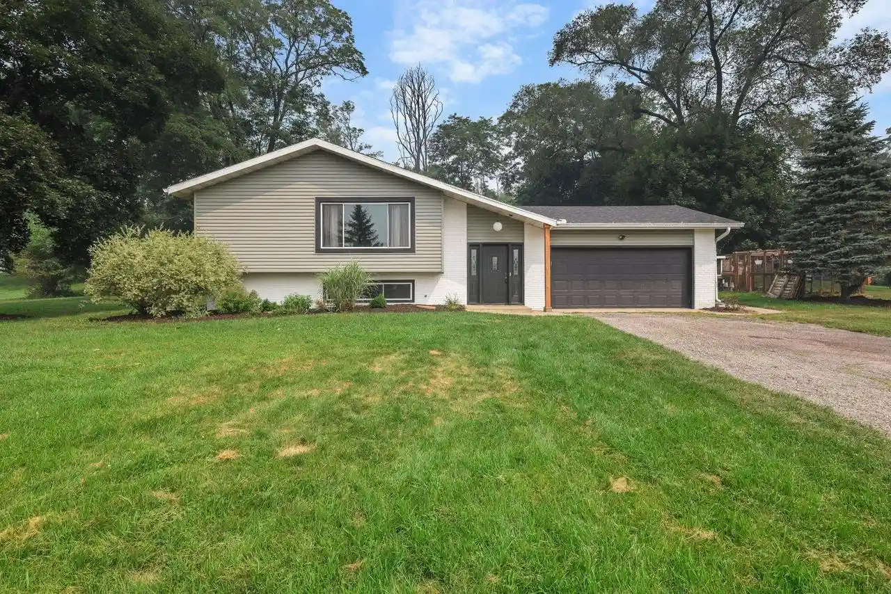 Photo 1 of Single family home for sale at W8372 Crawford Road Road, Portage, WI 53901 | MLS# 2028403 | Listing updated on 2026-09-04