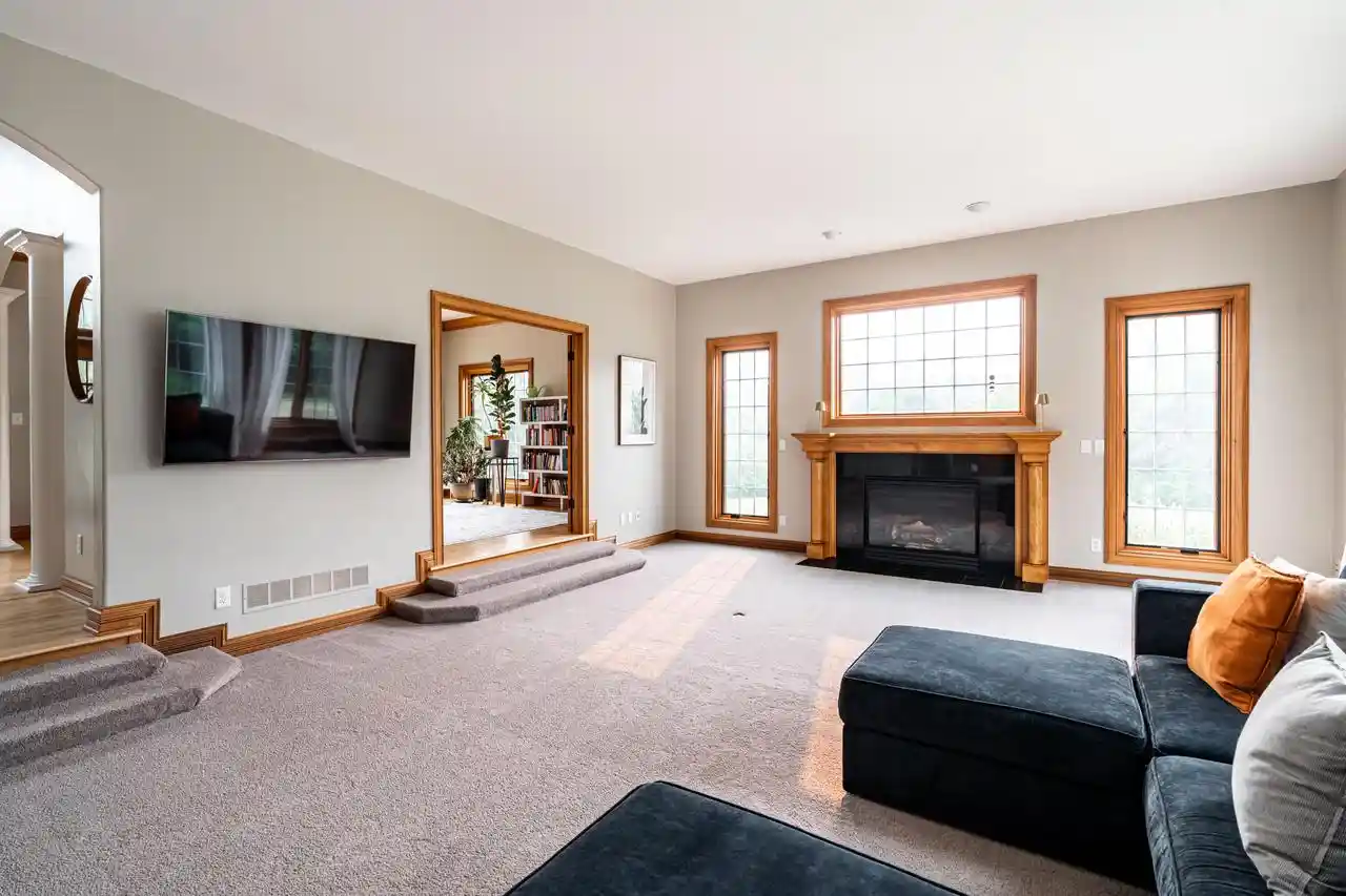 3rd image of 1055 W Heather Lane Lane, River Hills, WI 53217 | MLS# 1972348