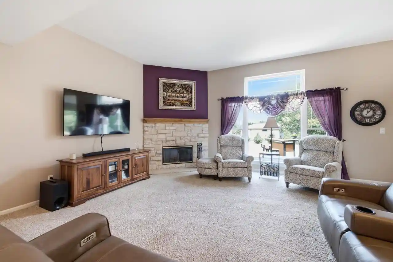 2nd image of 1000 Parkton Dr Dr, Waukesha, WI 53189 | MLS# 1972359